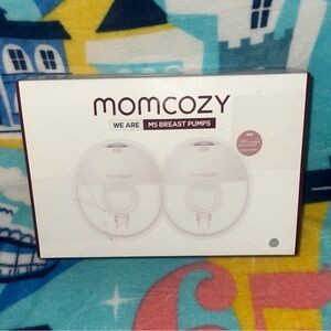 NIB Momcozy M5 Wearable Breast Pump, 2-Pack Gray
